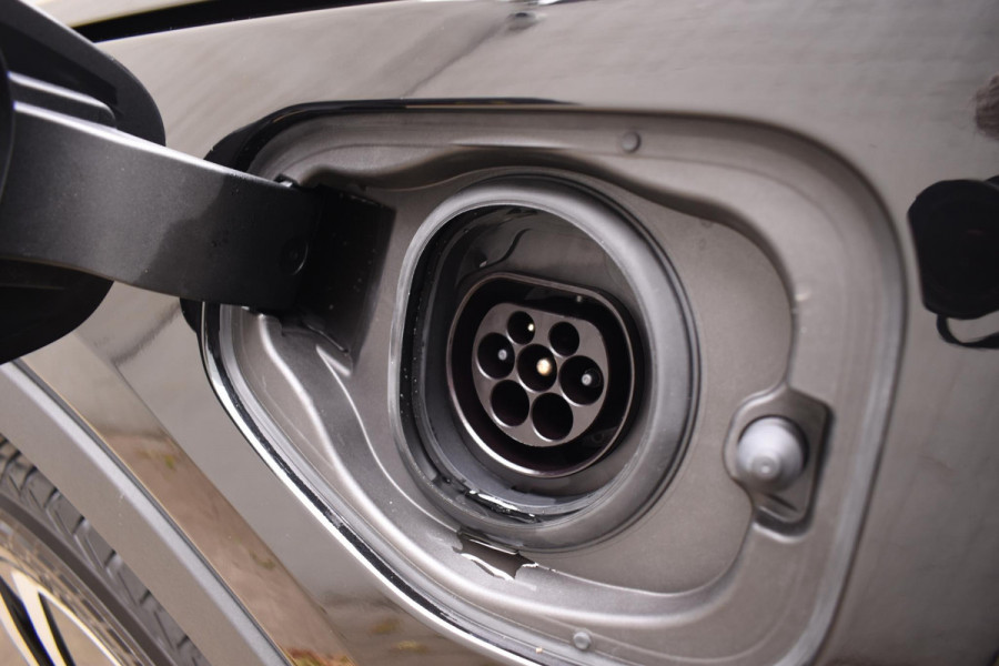 Volvo XC40 T5 262PK Automaat Plug-in Hybrid Inscription / Navigatie / Leren bekleding / Parkeersensoren v+a / Achteruitrijcamera / Cruise Control / Elektrische achterklep / 19" LM-Velgen