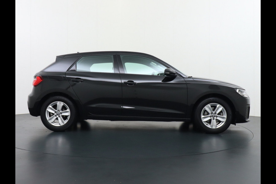 Audi A1 Sportback 30TFSI 116PK Virtual Cockpit Apple Carplay Android Auto Navi Airco Cruise Control Pro Line Bluetooth Isofix Rijstrooksensor Origineel Nederlandse Auto Audi A1 Sportback 30TFSI 116PK Virtual Cockpit Apple Carplay Android Auto Navi Airco Cruise Control Pro Line Bluetooth Isofix Rijstrooksensor Origineel Nederlandse Auto