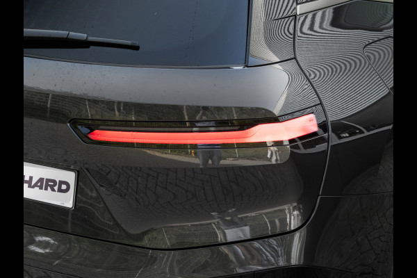 BMW iX xDrive40 - Sportpakket - Pano - Trekhaak - Soft Close - Driving Ass Prof - Lasers