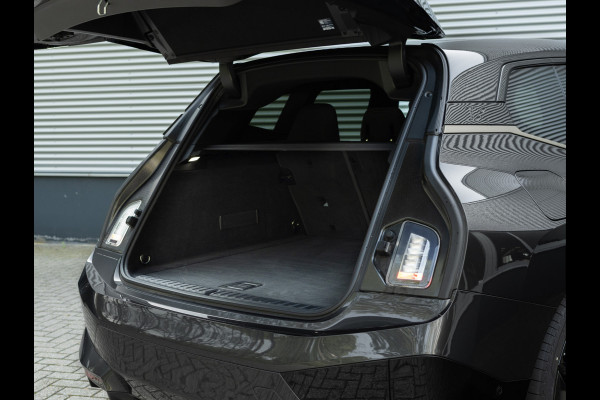 BMW iX xDrive40 - Sportpakket - Pano - Trekhaak - Soft Close - Driving Ass Prof - Lasers