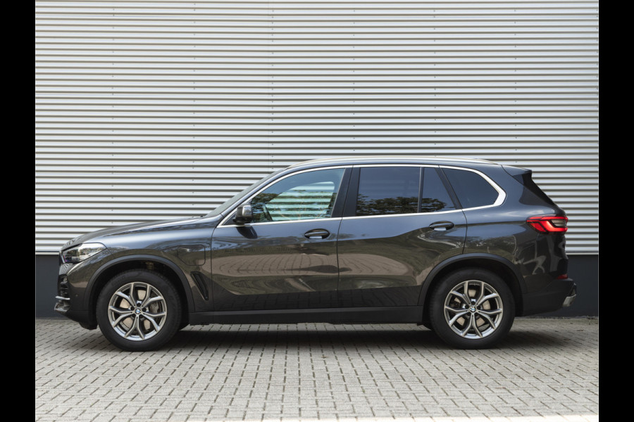 BMW X5 xDrive45e - Pano - Trekhaak - Stoelventilatie - Achteras Besturing - Driving Ass Prof