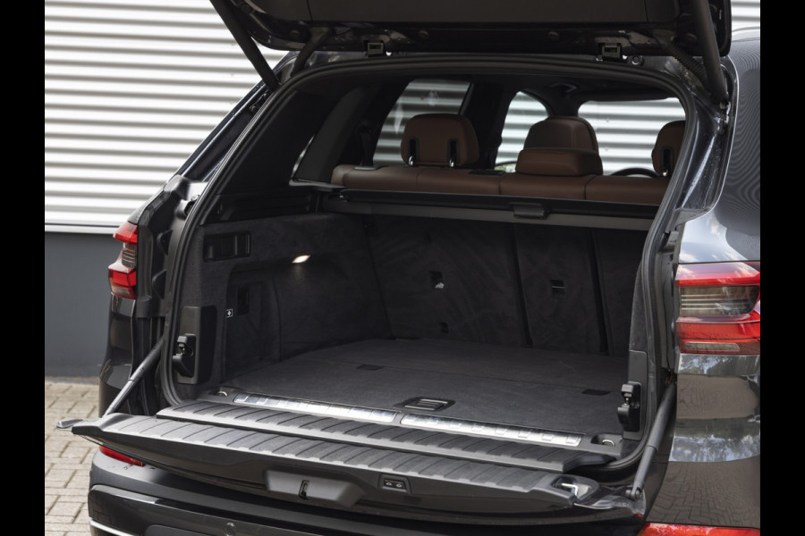 BMW X5 xDrive45e - Pano - Trekhaak - Stoelventilatie - Achteras Besturing - Driving Ass Prof