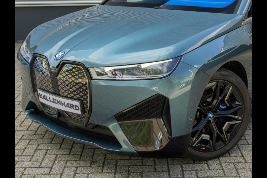 BMW iX M60 - Pano - Bowers & Wilkins - Trekhaak - Stoelventilatie