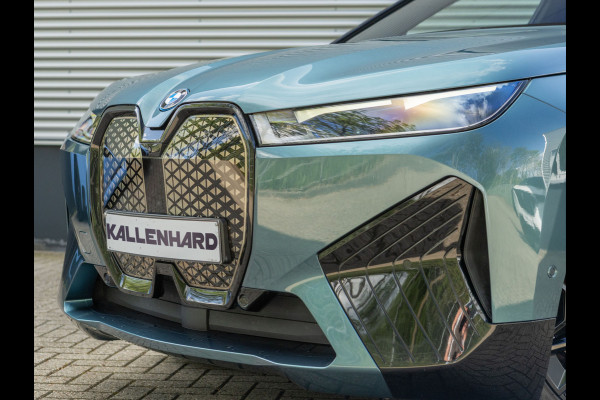 BMW iX M60 - Pano - Bowers & Wilkins - Trekhaak - Stoelventilatie
