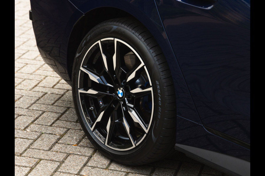 BMW i4 M50 xDrive - Facelift - Memoryzetels - Driving Ass Prof - Harman Kardon BMW i4 M50 xDrive - Facelift - Memoryzetels - Driving Ass Prof - Harman Kardon