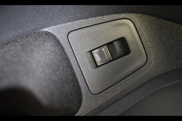 Volkswagen Tiguan 2.0 TSI 4Motion R Line / 190 Pk / Digital Cockpit / Acc / Lane Assist / Open Pano / Led / Trekhaak / Pdc / 19 In