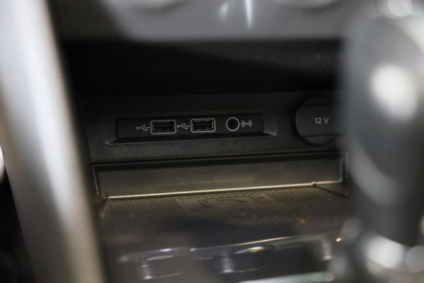 Volkswagen Tiguan 2.0 TSI 4Motion R Line / 190 Pk / Digital Cockpit / Acc / Lane Assist / Open Pano / Led / Trekhaak / Pdc / 19 In