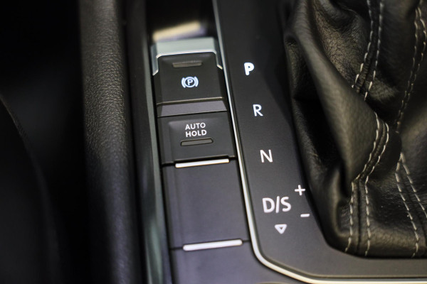 Volkswagen Tiguan 2.0 TSI 4Motion R Line / 190 Pk / Digital Cockpit / Acc / Lane Assist / Open Pano / Led / Trekhaak / Pdc / 19 In