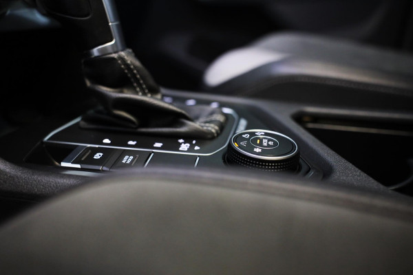Volkswagen Tiguan 2.0 TSI 4Motion R Line / 190 Pk / Digital Cockpit / Acc / Lane Assist / Open Pano / Led / Trekhaak / Pdc / 19 In