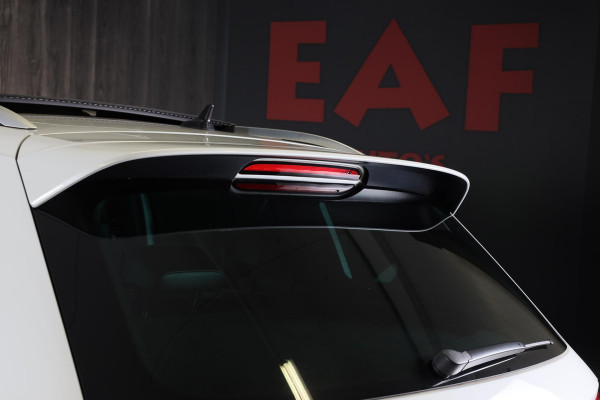 Volkswagen Tiguan 2.0 TSI 4Motion R Line / 190 Pk / Digital Cockpit / Acc / Lane Assist / Open Pano / Led / Trekhaak / Pdc / 19 In