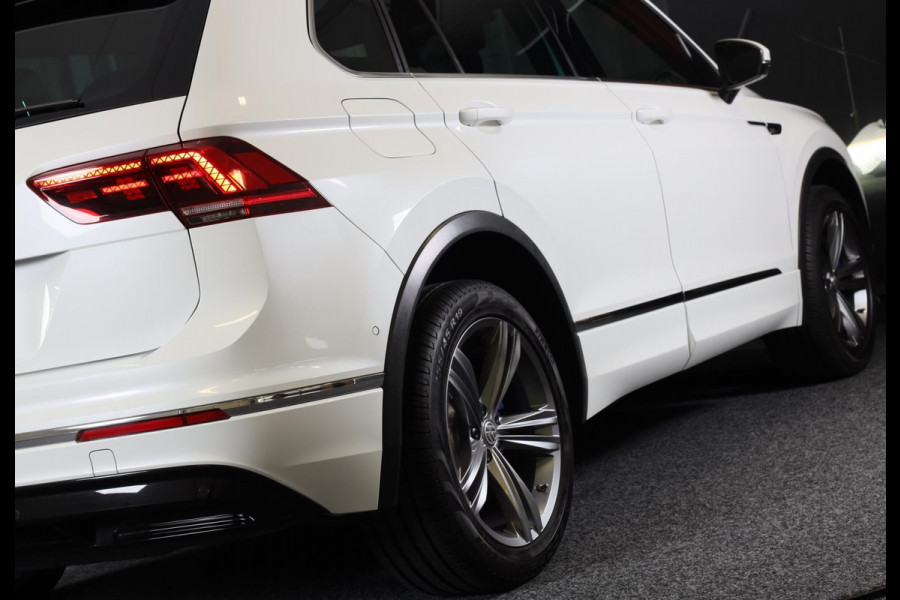 Volkswagen Tiguan 2.0 TSI 4Motion R Line / 190 Pk / Digital Cockpit / Acc / Lane Assist / Open Pano / Led / Trekhaak / Pdc / 19 In