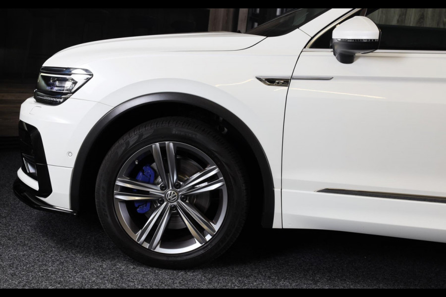 Volkswagen Tiguan 2.0 TSI 4Motion R Line / 190 Pk / Digital Cockpit / Acc / Lane Assist / Open Pano / Led / Trekhaak / Pdc / 19 In