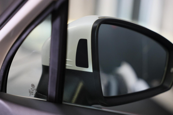 Volkswagen Tiguan 2.0 TSI 4Motion R Line / 190 Pk / Digital Cockpit / Acc / Lane Assist / Open Pano / Led / Trekhaak / Pdc / 19 In