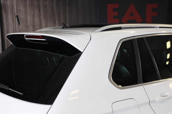 Volkswagen Tiguan 2.0 TSI 4Motion R Line / 190 Pk / Digital Cockpit / Acc / Lane Assist / Open Pano / Led / Trekhaak / Pdc / 19 In