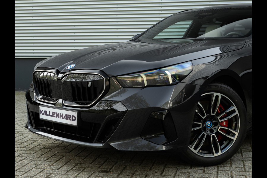 BMW i5 Touring eDrive40 M-Sport Pro - Onderstel Prof - Pano - Trekhaak - Driving Ass Prof