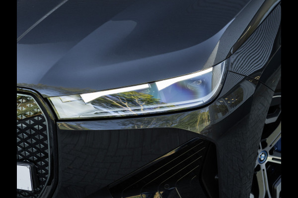 BMW iX xDrive50 - Sportpakket - Pano - Driving Ass Prof - Harman Kardon