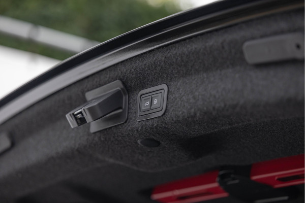 Audi A6 Limousine 55 TFSI-e 367pk Quattro S-line Pano B&O HuD HD-Matrix Comfortstoelen
