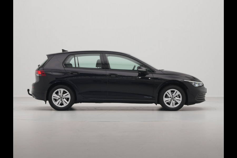 Volkswagen Golf 1.5 TSI 130pk Life Business Navigatie Trekhaak Stoelmemory Camera Stoel/stuurverwarming Carplay 217