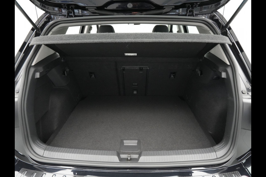 Volkswagen Golf 1.5 TSI 130pk Life Business Navigatie Trekhaak Stoelmemory Camera Stoel/stuurverwarming Carplay 217
