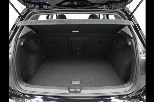 Volkswagen Golf 1.5 TSI 130pk Life Business Navigatie Trekhaak Stoelmemory Camera Stoel/stuurverwarming Carplay 217
