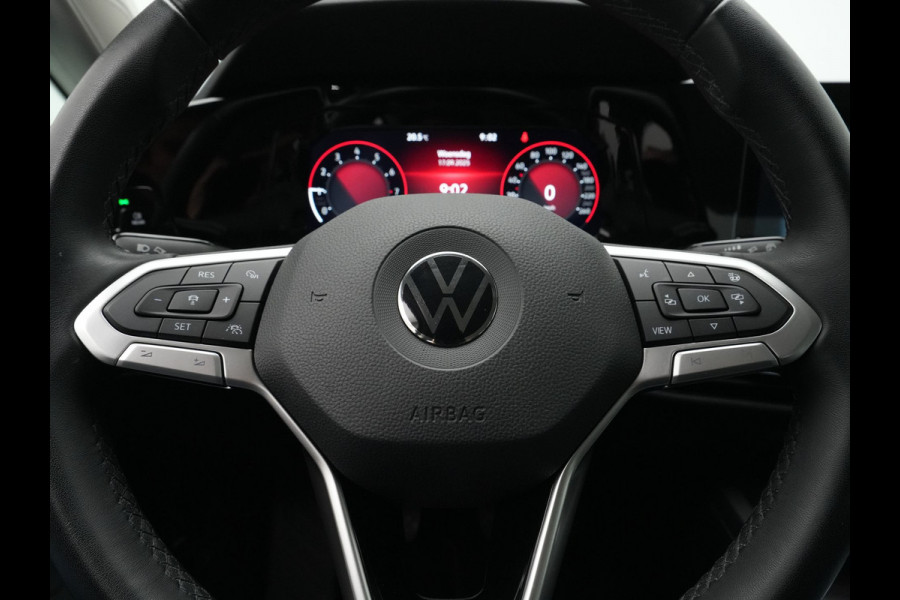 Volkswagen Golf 1.5 TSI 130pk Life Business Navigatie Trekhaak Stoelmemory Camera Stoel/stuurverwarming Carplay 217