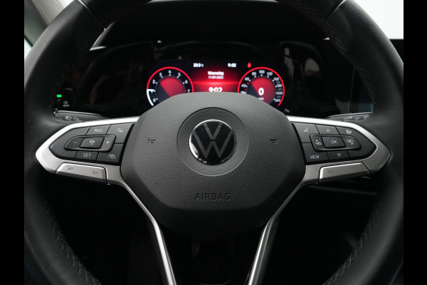 Volkswagen Golf 1.5 TSI 130pk Life Business Navigatie Trekhaak Stoelmemory Camera Stoel/stuurverwarming Carplay 217