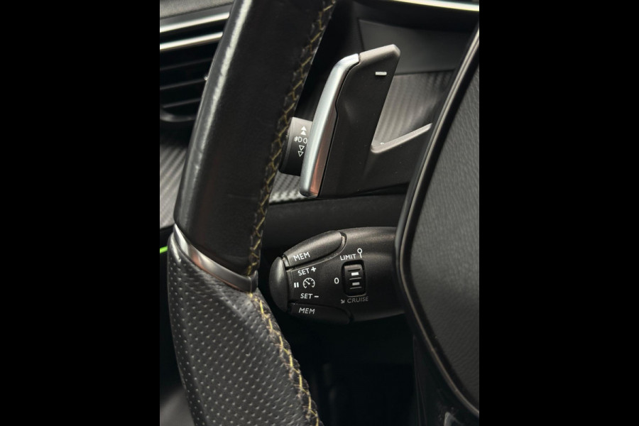 Peugeot 2008 1.2 PureTech GT-line CarPlay Camera