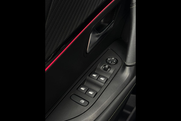 Peugeot 2008 1.2 PureTech GT-line CarPlay Sfeerverlichting