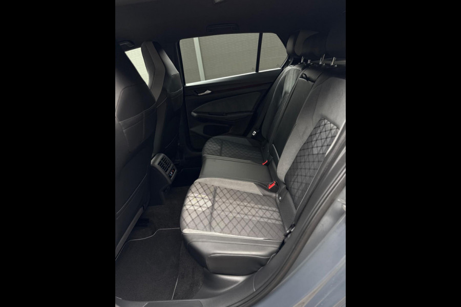 Volkswagen Golf 1.5 eTSI 3x R-Line CarPlay Camera