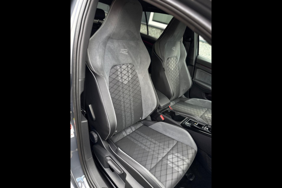 Volkswagen Golf 1.5 eTSI 3x R-Line CarPlay Camera