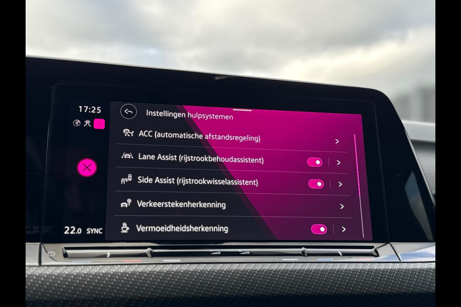Volkswagen Golf 1.5 eTSI 3x R-Line CarPlay Camera