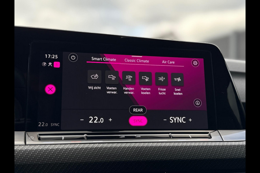 Volkswagen Golf 1.5 eTSI 3x R-Line CarPlay Camera