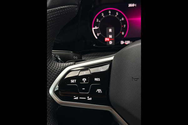 Volkswagen Golf 1.5 eTSI 3x R-Line CarPlay Camera