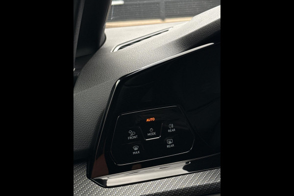 Volkswagen Golf 1.5 eTSI 3x R-Line CarPlay Camera