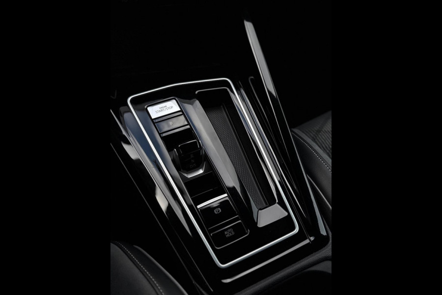 Volkswagen Golf 1.5 eTSI 3x R-Line CarPlay Camera