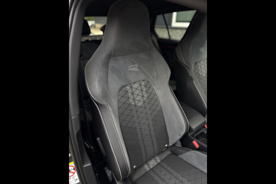 Volkswagen Golf 1.5 eTSI 3x R-Line CarPlay Camera
