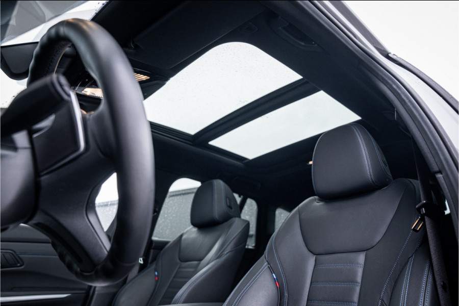 BMW 3 Serie Touring 330e xDrive - Panorama | H&K | Memory | 360 Camera | HUD