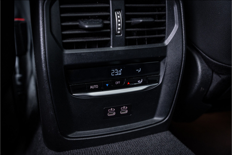 BMW 3 Serie Touring 330e xDrive - Panorama | H&K | Memory | 360 Camera | HUD