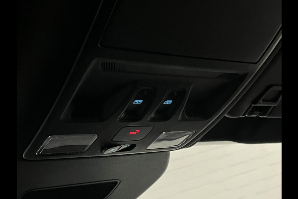 Ford Kuga 1.5 EcoBoost ST-Line X *1800 kg Trekgewicht | Open dak | Trekhaak | Adapt. cruise control | B&O | Carplay | Stuur-/Stoelverwarming