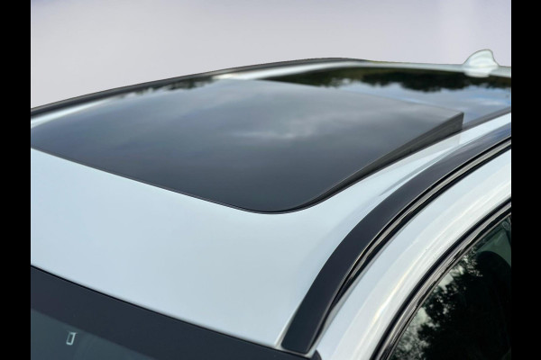 Volvo XC60 2.0 T8 317 pk Plug-in hybrid AWD R-Design, facelift, afn.trekhaak, parelmoer,panoramadak, VOL OPTIES, nl auto met nap
