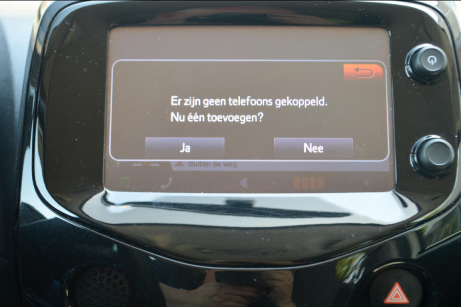 Toyota Aygo 1.0 VVT-i x-pose | Cabriodak | Navigatie | Clima | Automaat | Camera | 2 nieuwe banden