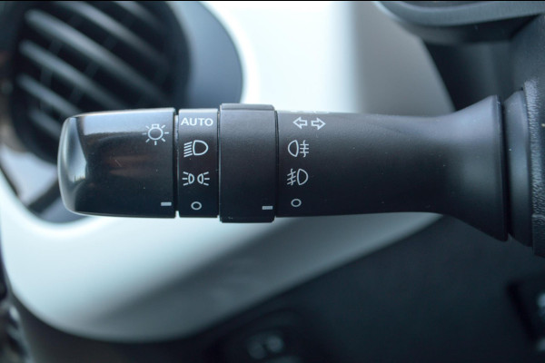 Toyota Aygo 1.0 VVT-i x-pose | Cabriodak | Navigatie | Clima | Automaat | Camera | 2 nieuwe banden