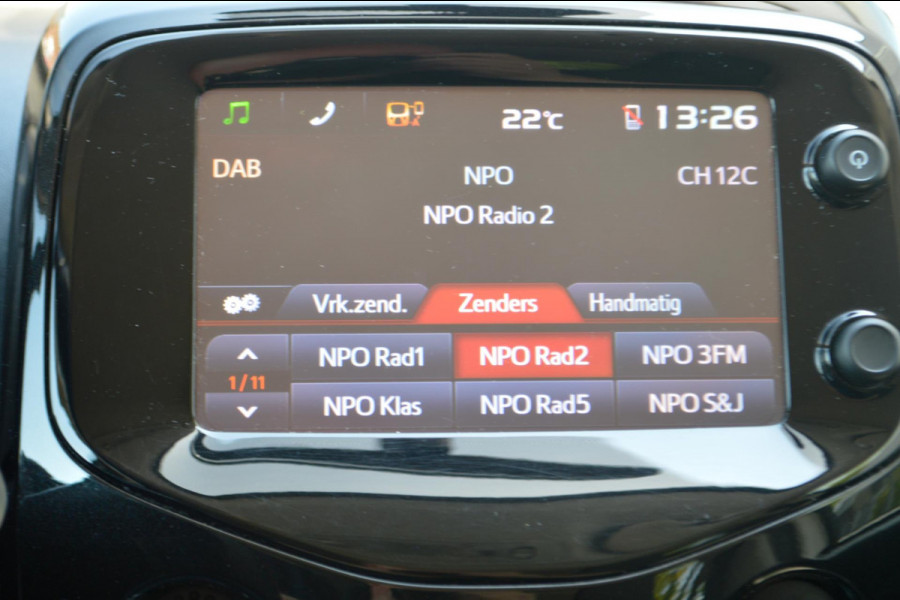 Toyota Aygo 1.0 VVT-i x-pose | Cabriodak | Navigatie | Clima | Automaat | Camera | 2 nieuwe banden