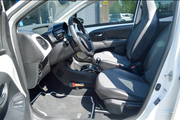Toyota Aygo 1.0 VVT-i x-pose | Cabriodak | Navigatie | Clima | Automaat | Camera | 2 nieuwe banden