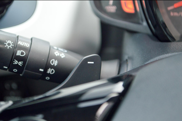 Toyota Aygo 1.0 VVT-i x-pose | Cabriodak | Navigatie | Clima | Automaat | Camera | 2 nieuwe banden