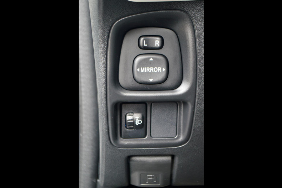 Toyota Aygo 1.0 VVT-i x-pose | Cabriodak | Navigatie | Clima | Automaat | Camera | 2 nieuwe banden