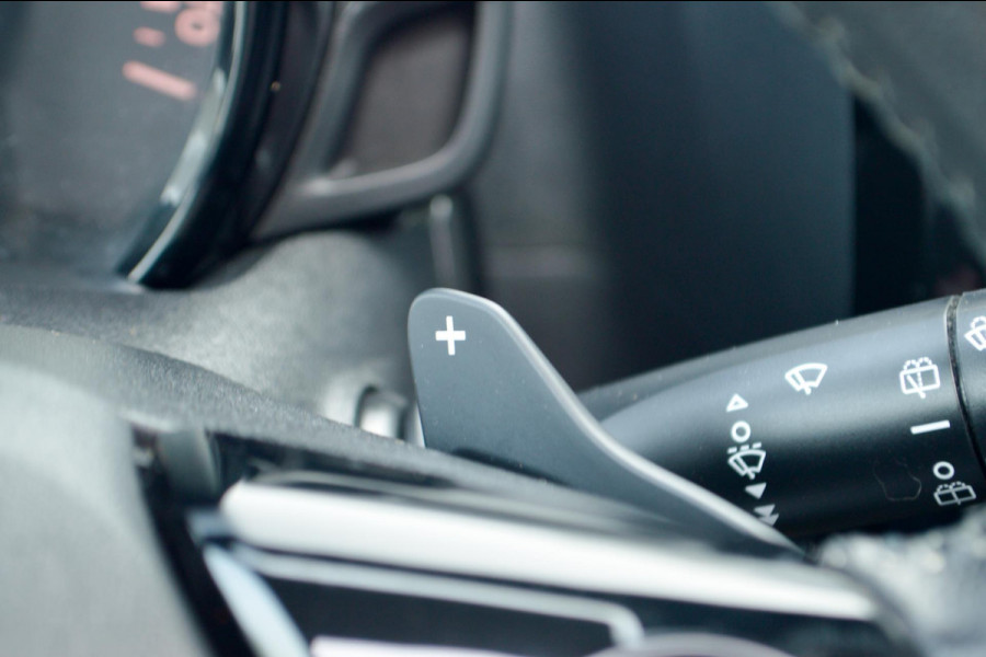 Toyota Aygo 1.0 VVT-i x-pose | Cabriodak | Navigatie | Clima | Automaat | Camera | 2 nieuwe banden