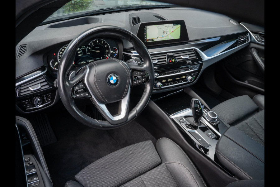 BMW 5 Serie Touring 520i High Executive / HUD / ACC / Pano / CarPlay