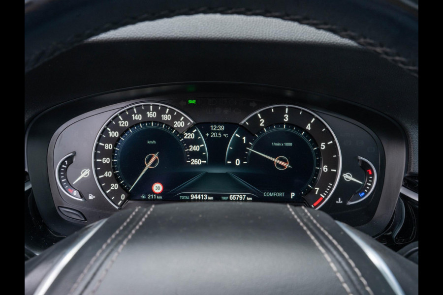 BMW 5 Serie Touring 520i High Executive / HUD / ACC / Pano / CarPlay