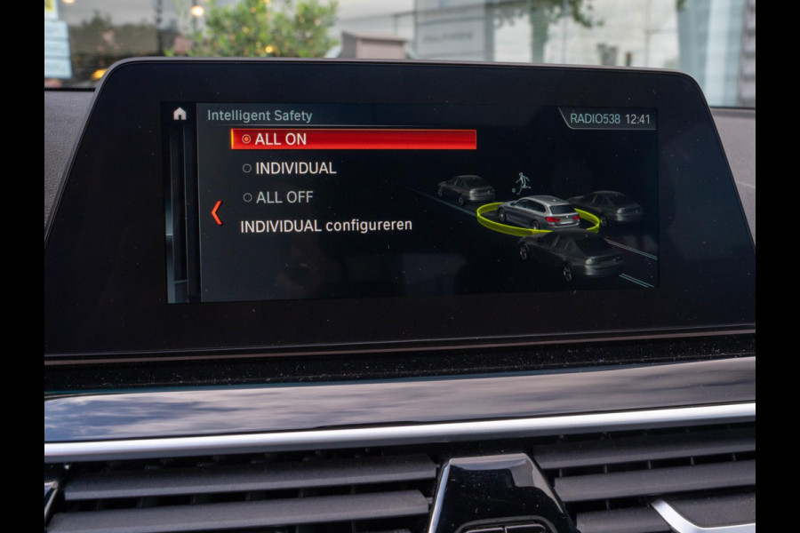 BMW 5 Serie Touring 520i High Executive / HUD / ACC / Pano / CarPlay